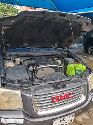 GMC Envoy Denali 4x4 2007 Gray