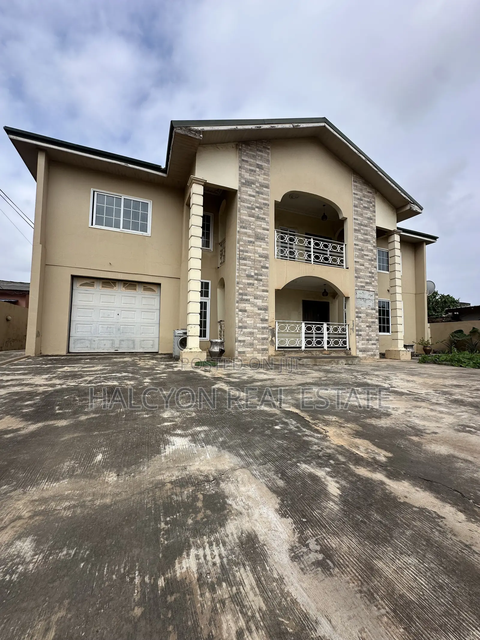 Furnished 7bdrm Duplex in Accra Metropolitan for rent