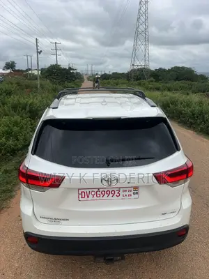 Toyota Highlander SE 4x4 V6 (3.5L 6cyl 8A) 2017 White