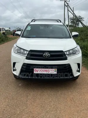 Toyota Highlander SE 4x4 V6 (3.5L 6cyl 8A) 2017 White