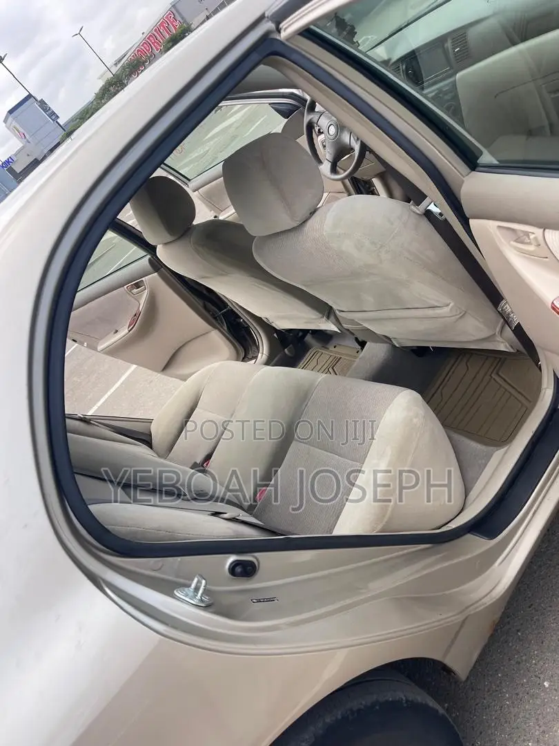 Toyota Corolla LE 2007 Gold