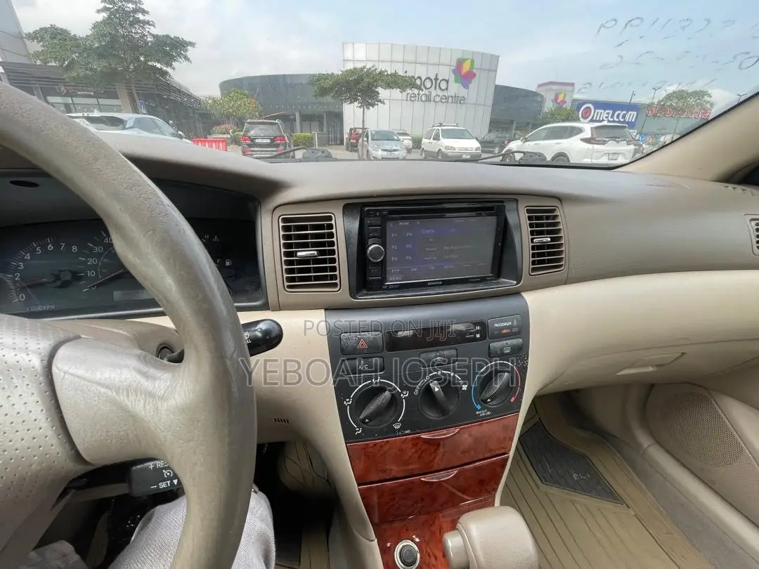 Toyota Corolla LE 2007 Gold
