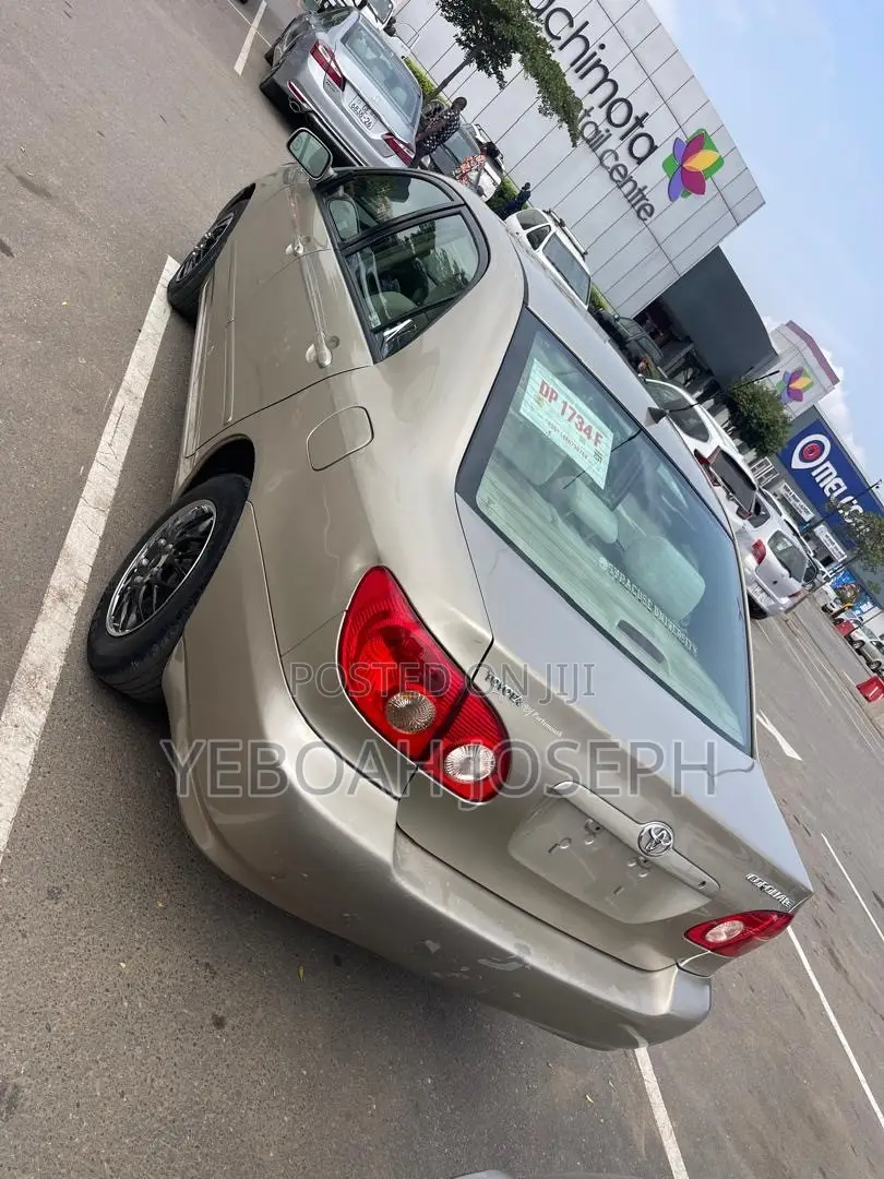 Toyota Corolla LE 2007 Gold