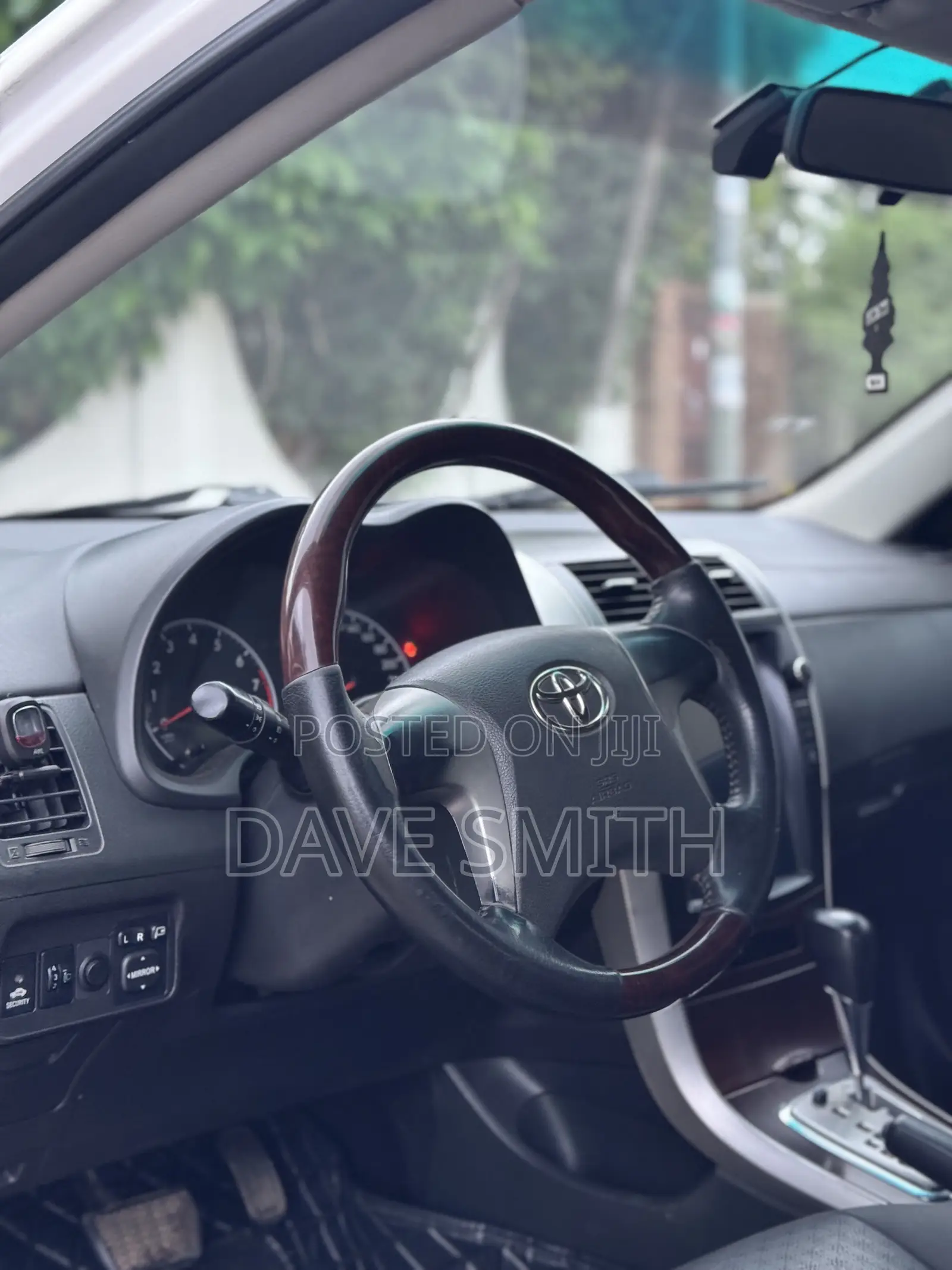 Toyota Corolla Altis 2012 White