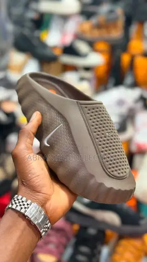 Nike Mind 001 Slides Available