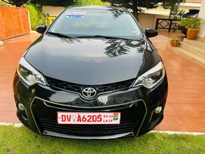 Toyota Corolla 2016 Black