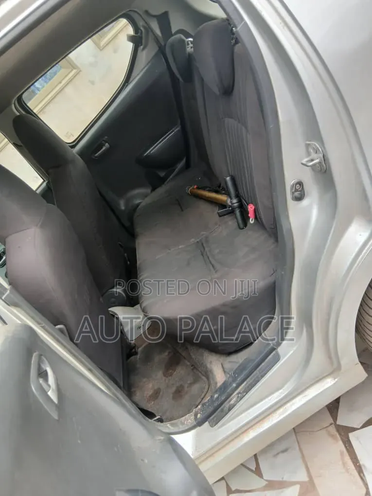Nissan Pixo 1.0 FWD 2011 Gray