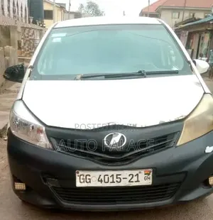 Toyota Vitz 2012 White