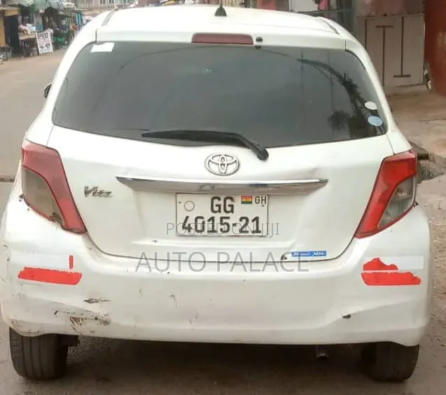 Toyota Vitz 2012 White