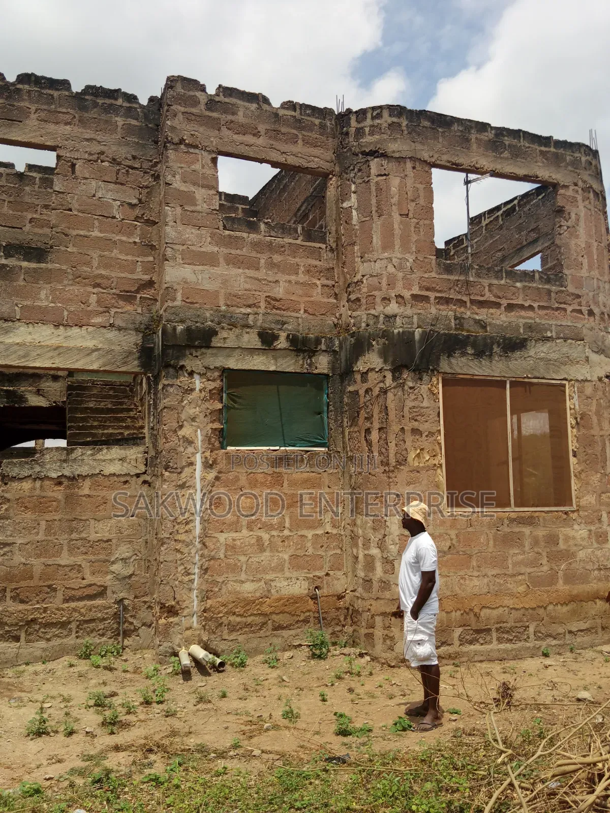 8bdrm House in Sakwood Properties, Adenta for sale