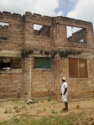 8bdrm House in Sakwood Properties, Adenta for sale