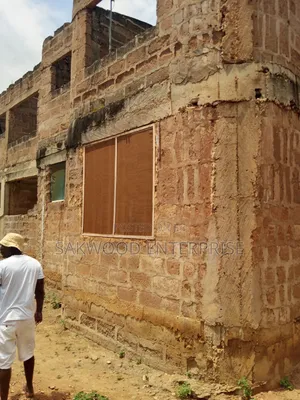 8bdrm House in Sakwood Properties, Adenta for sale