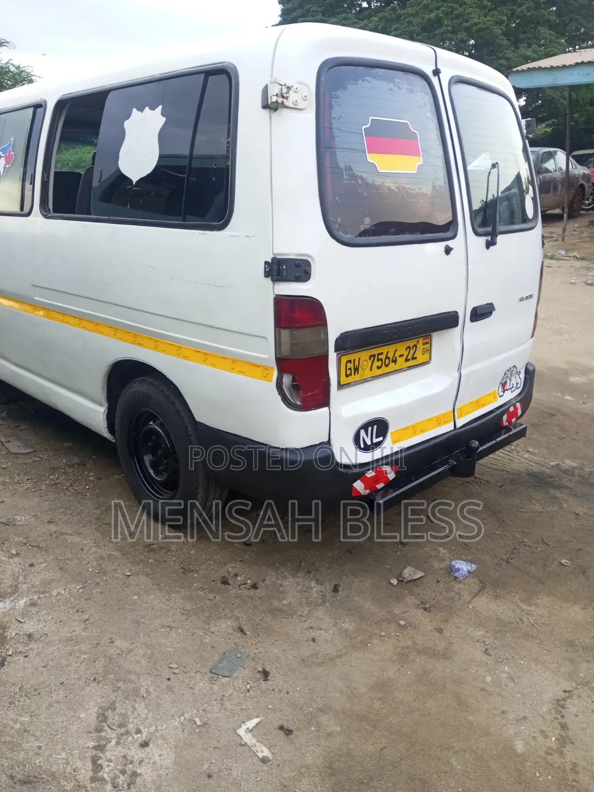 Toyota HiAce 2003 White