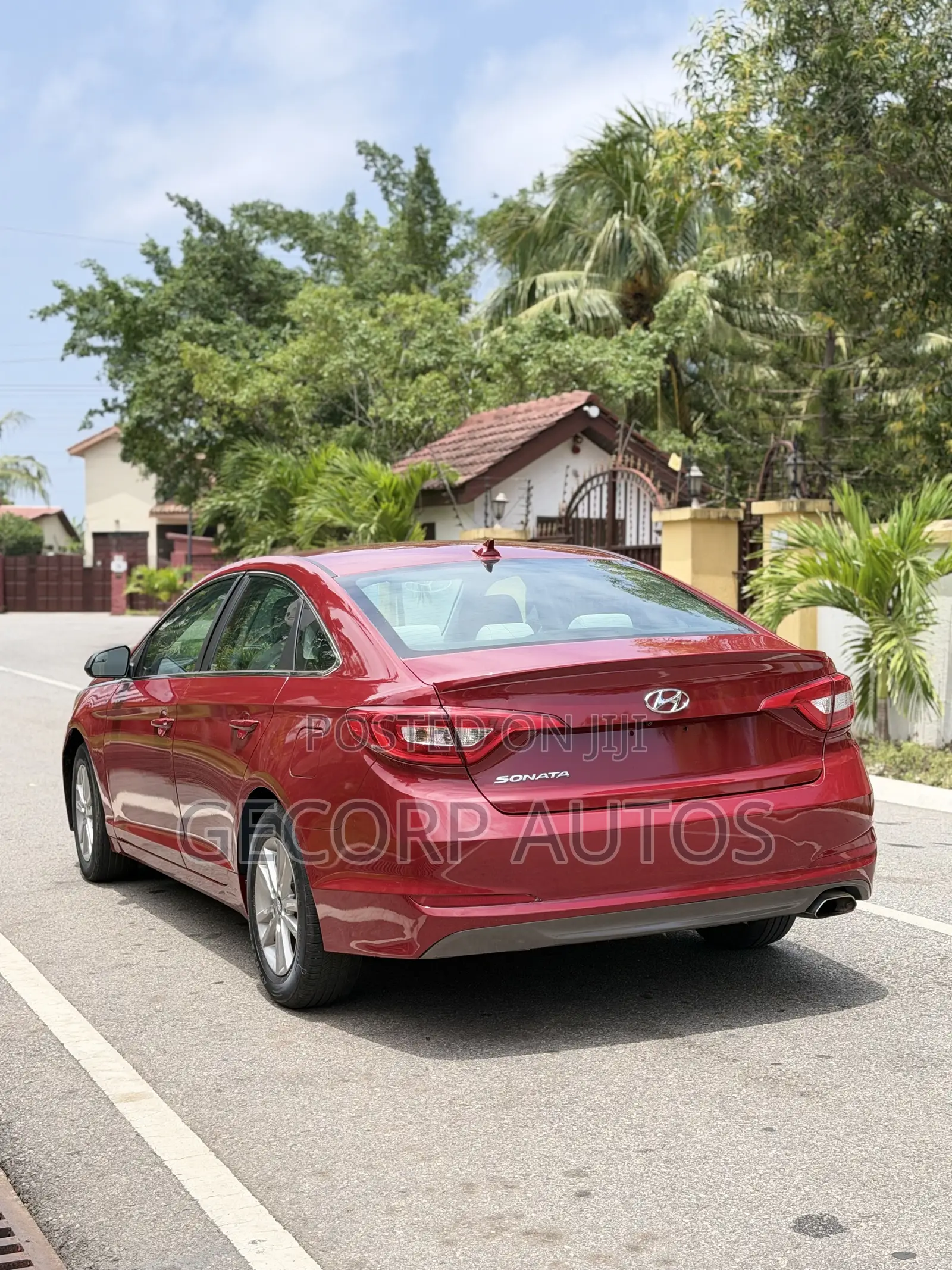 Hyundai Sonata Base Sedan FWD (2.4L 4cyl 6A) 2016 Red