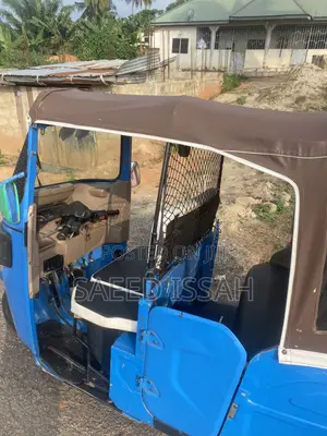 Bajaj RE 2025 Blue