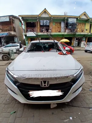 2019 Honda Accord Windscreen (Big Camera).