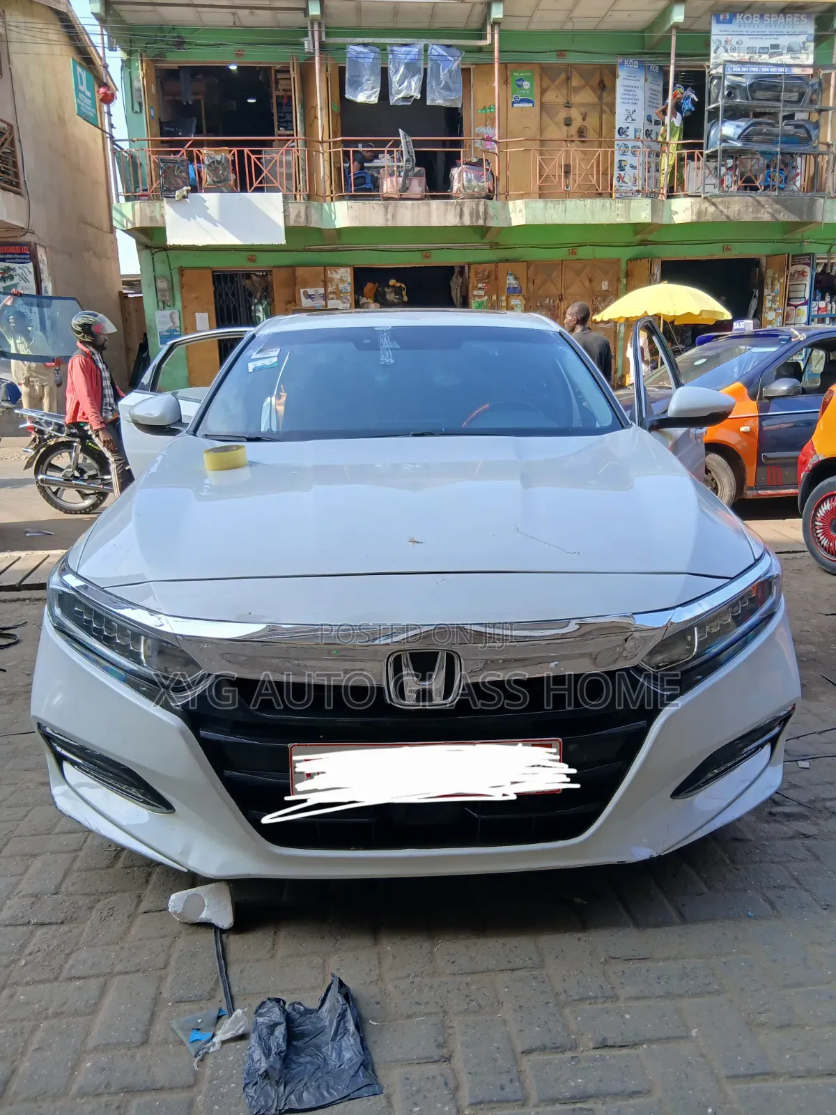 2019 Honda Accord Windscreen (Big Camera).