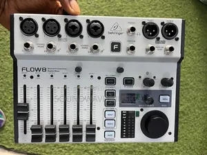 Beheringer FLOW 8 Digital Mixer With Bluetooth