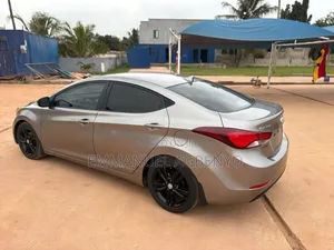 Hyundai Elantra 2015 Silver