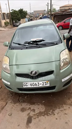 Toyota Vitz 2010