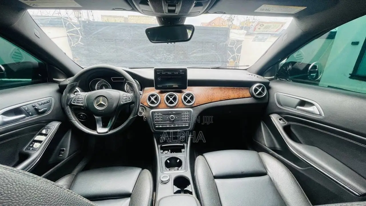 Mercedes-Benz GLA 250 2016 Black