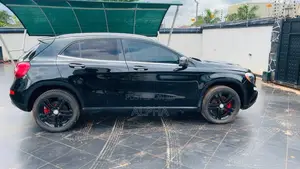 Mercedes-Benz GLA 250 2016 Black