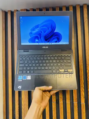 Laptop Asus A42JV 8GB Intel Pentium SSD 128GB