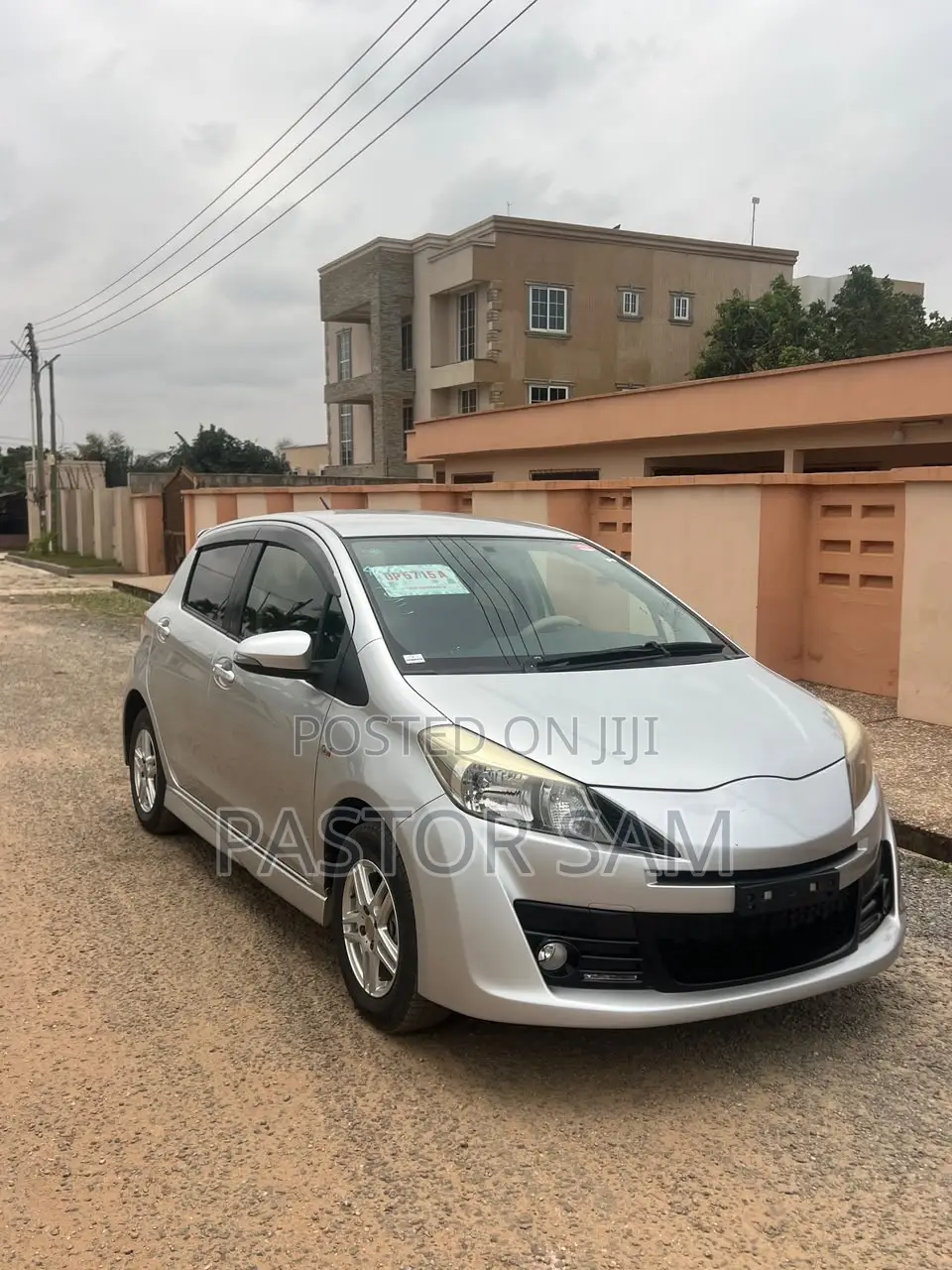 Toyota Vitz 1.5 FWD 5dr 2013 Silver