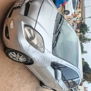Toyota Vitz 2010 Silver
