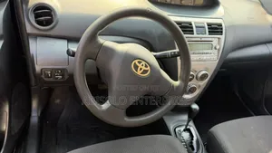 Toyota Yaris 2012