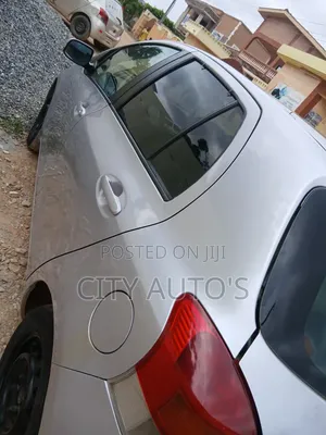 Toyota Vitz 2010 Silver