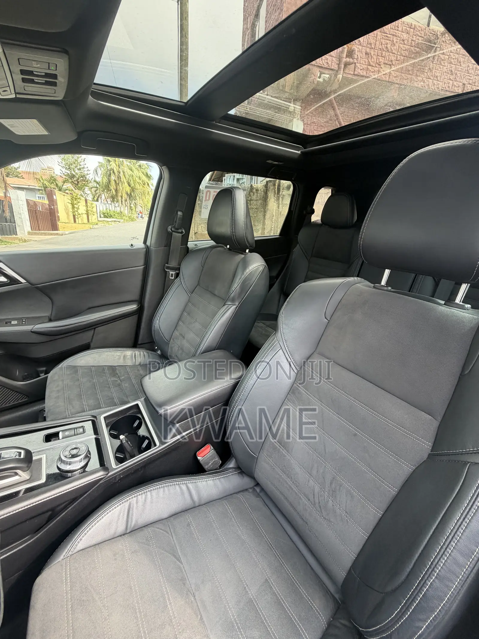 Mitsubishi Outlander SE Launch Edition 2022 Gray