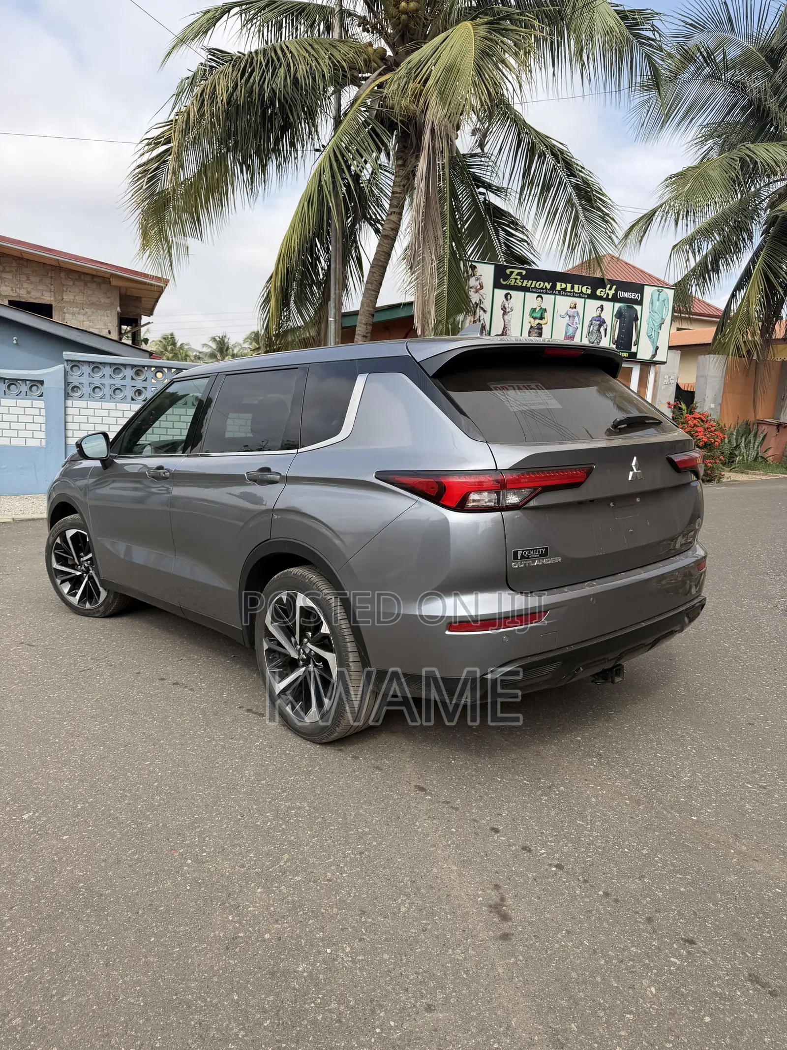 Mitsubishi Outlander SE Launch Edition 2022 Gray