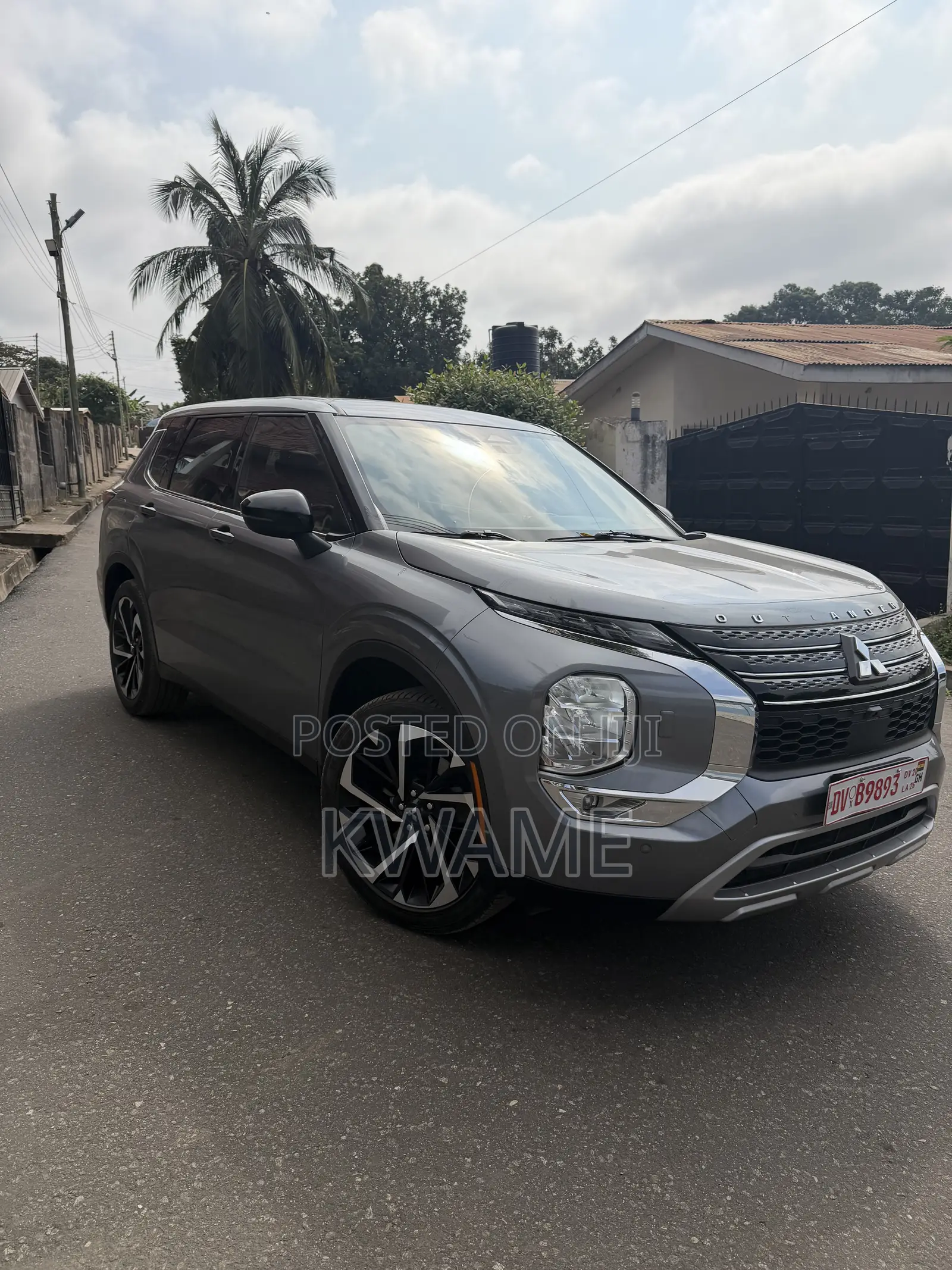 Mitsubishi Outlander SE Launch Edition 2022 Gray