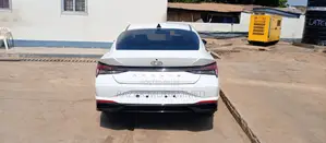 Hyundai Avante 2021 White
