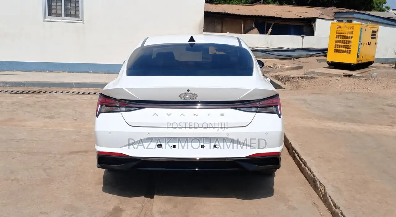 Hyundai Avante 2021 White