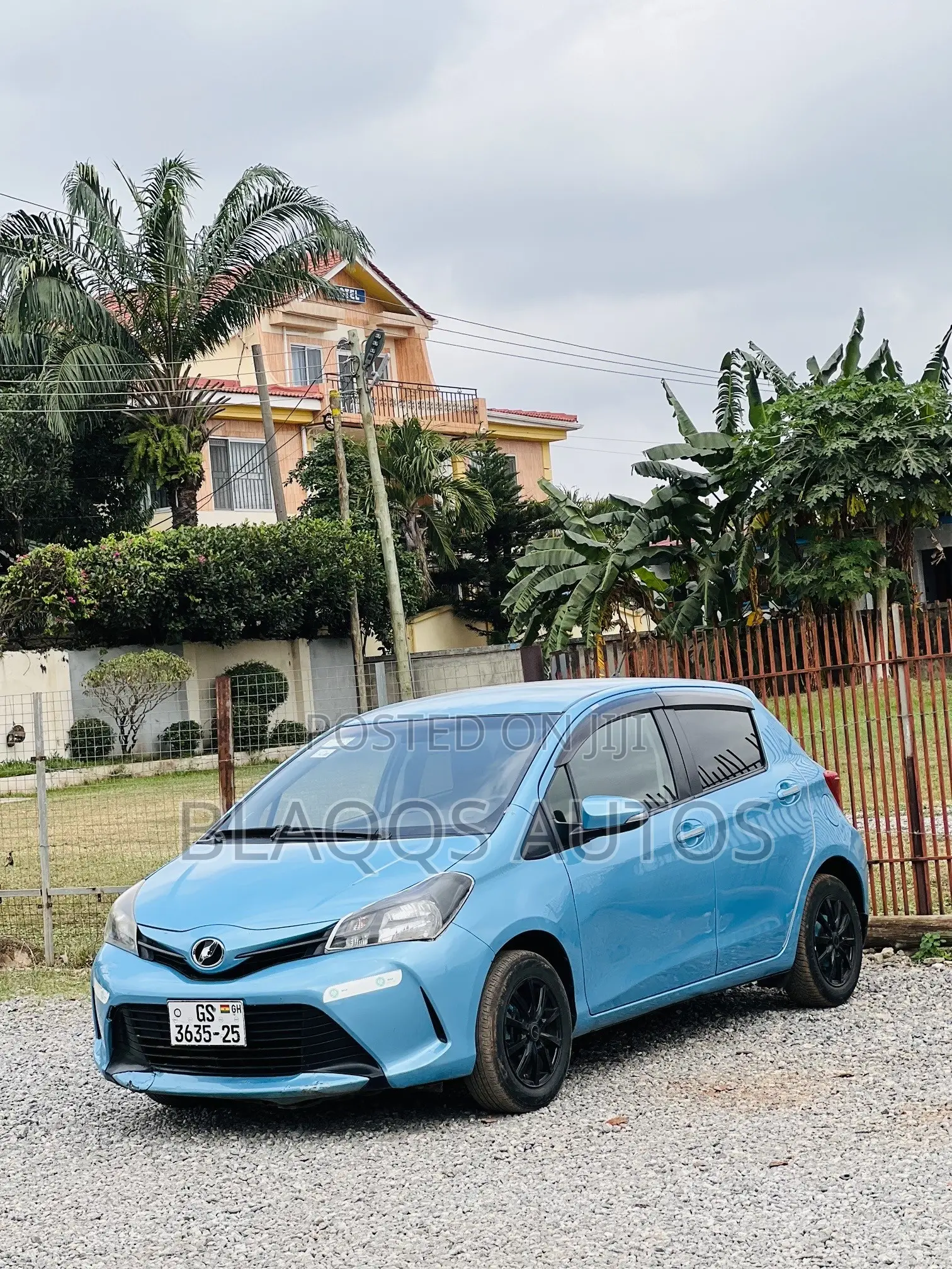 Toyota Vitz 2013 Blue