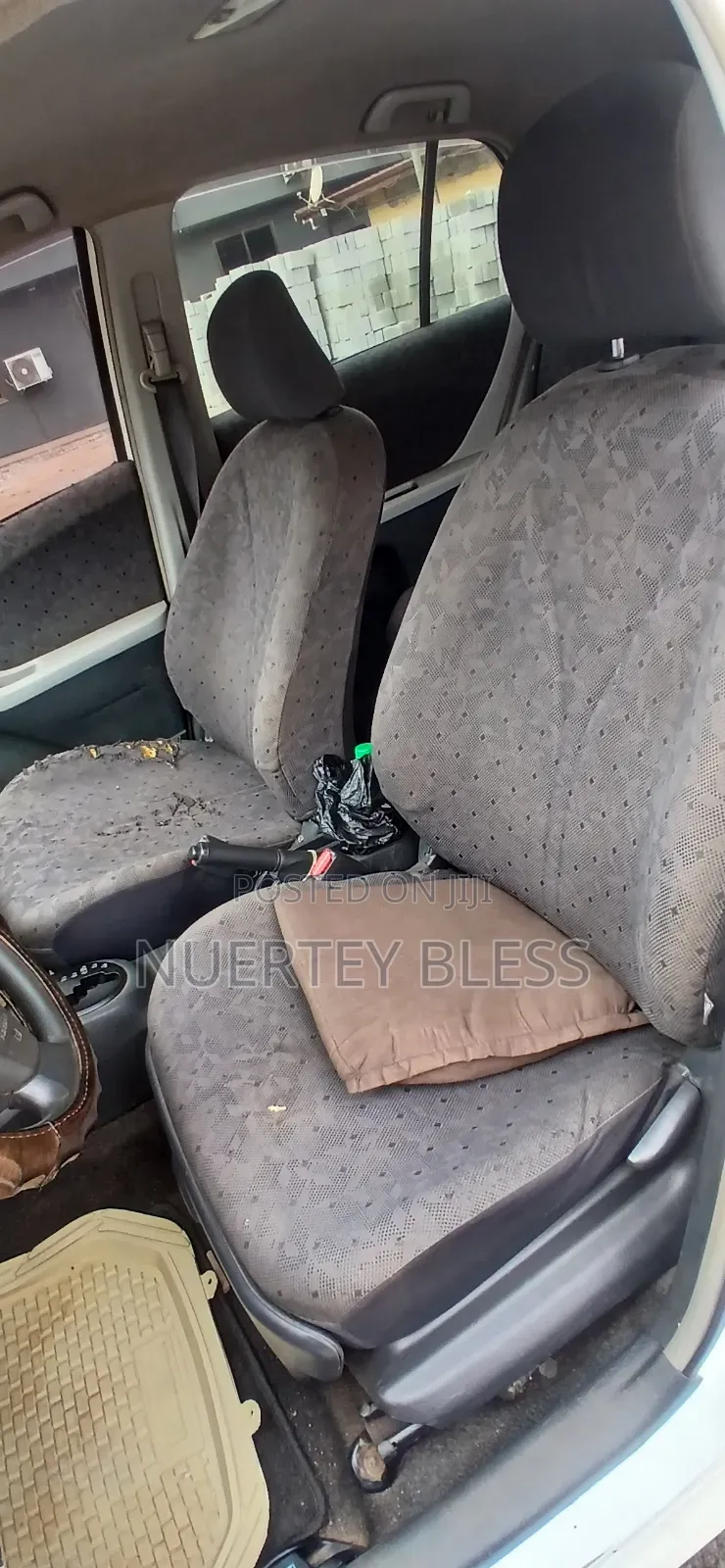 Toyota Vitz 2009 White