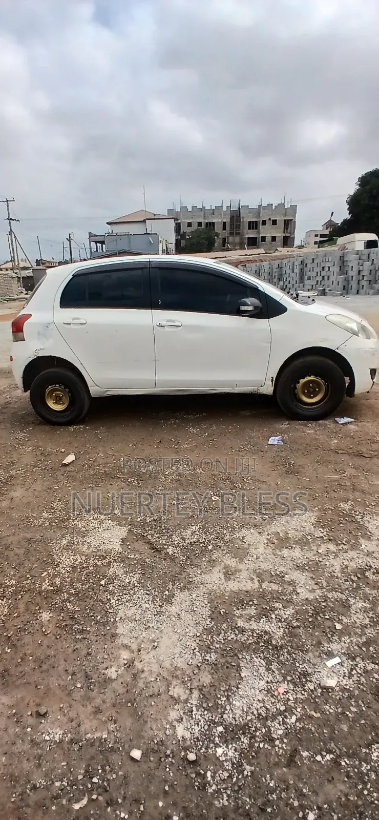 Toyota Vitz 2009 White