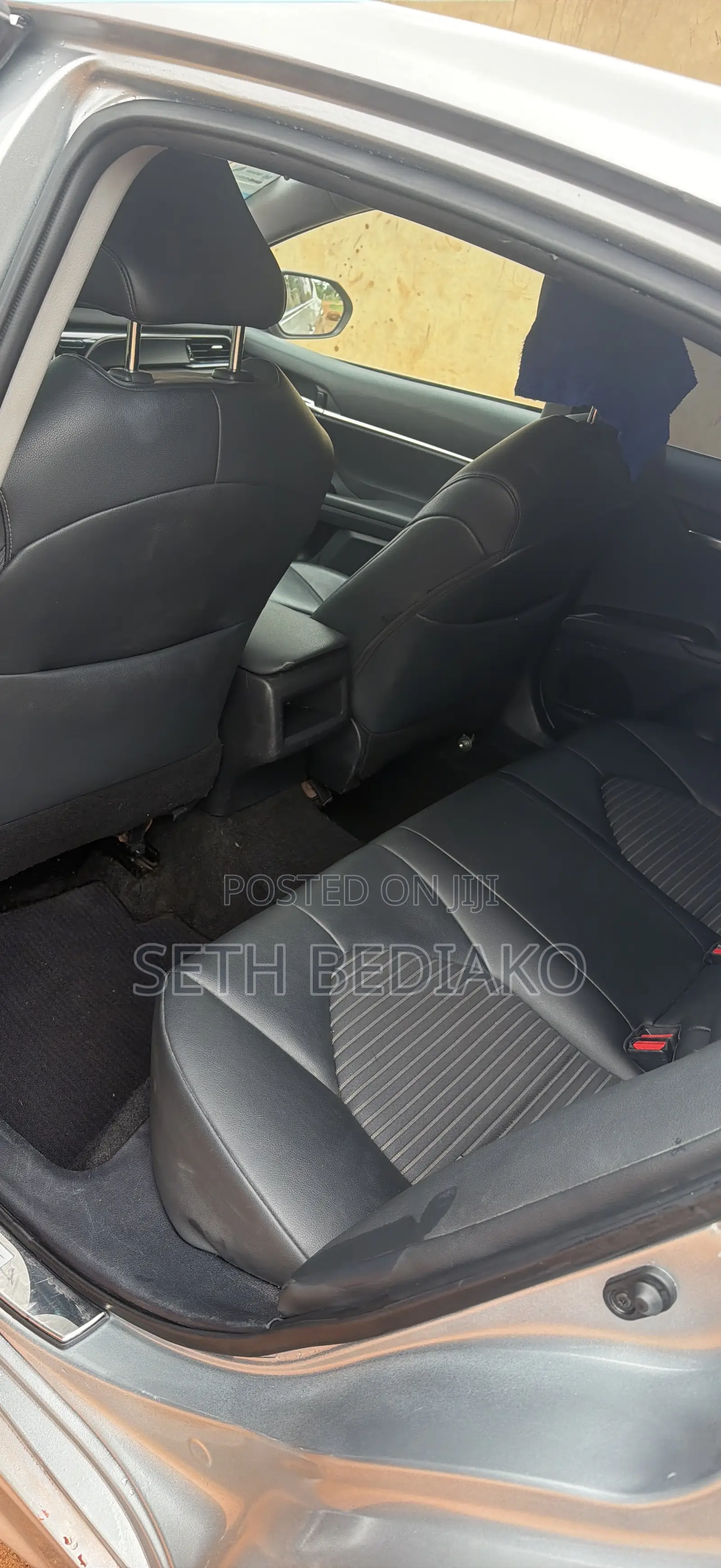 Toyota Camry SE 2021 Gray