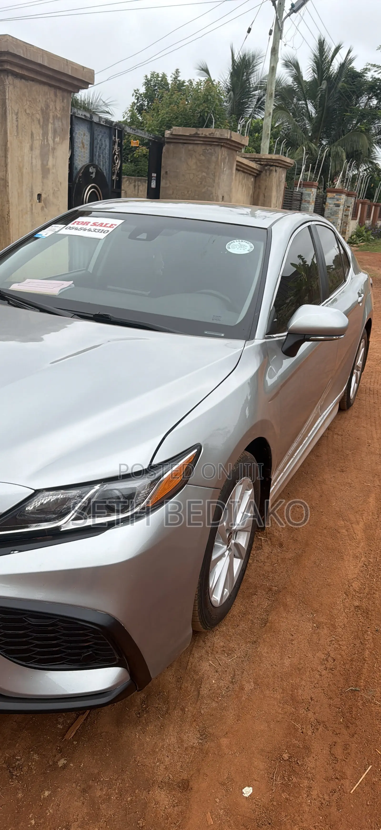 Toyota Camry SE 2021 Gray