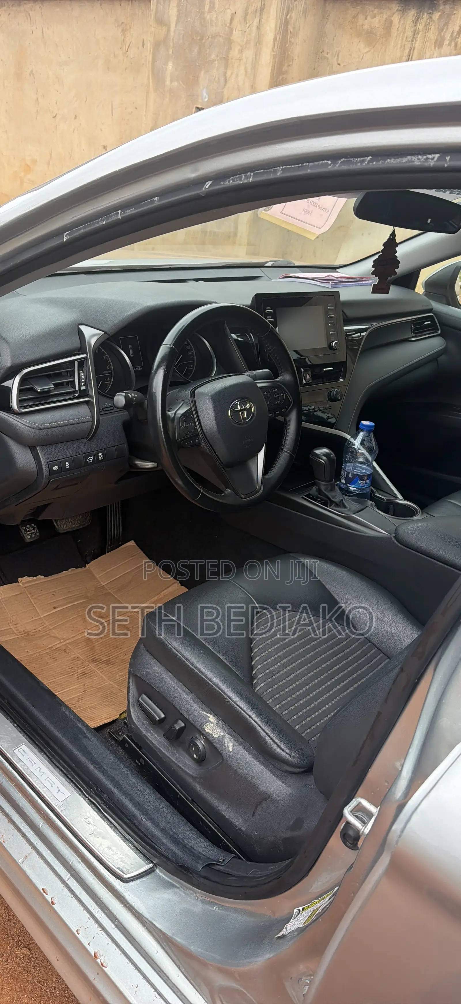Toyota Camry SE 2021 Gray