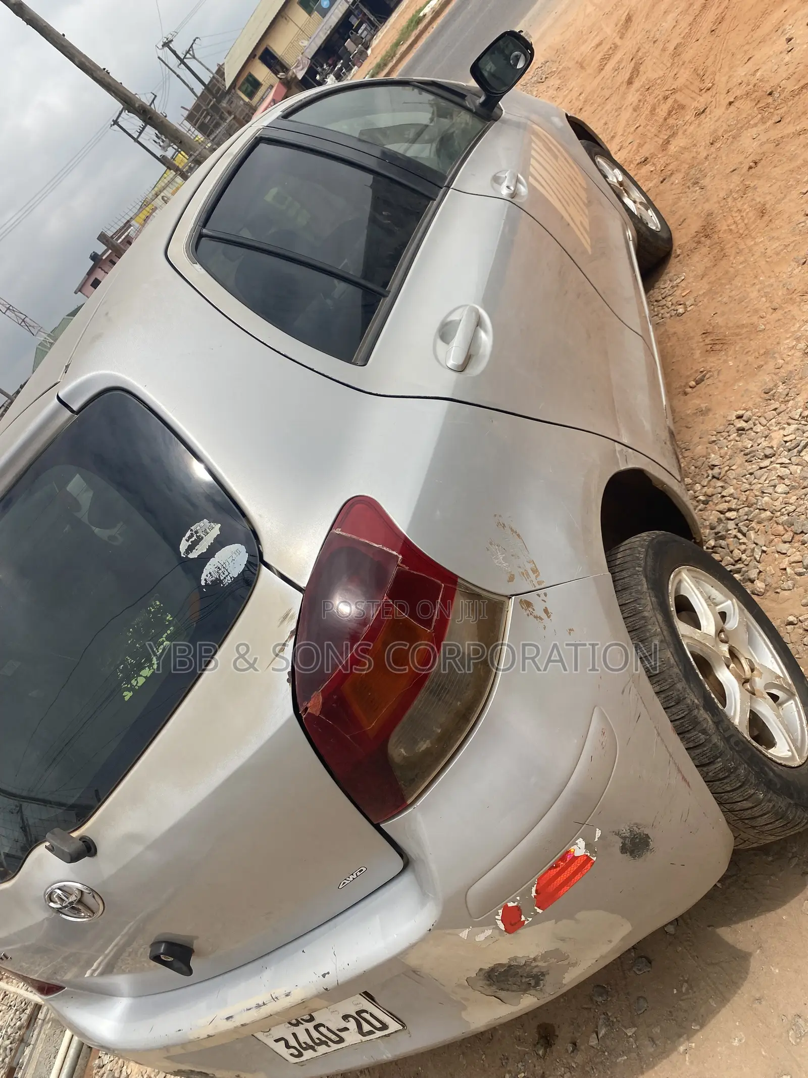 Toyota Vitz 2010 Silver
