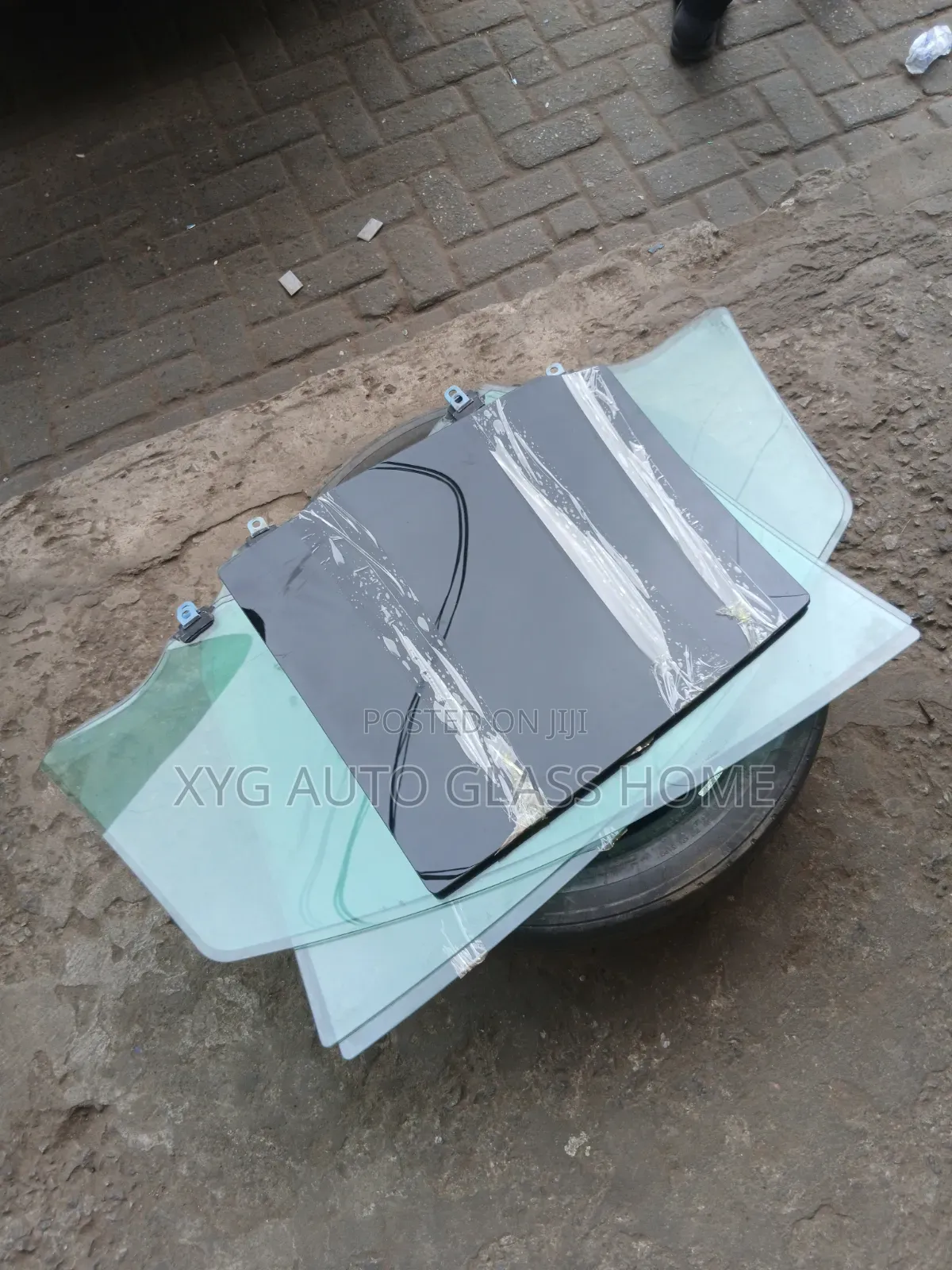 2023 CRV Front Door Glass and Rear/ Back Glasses