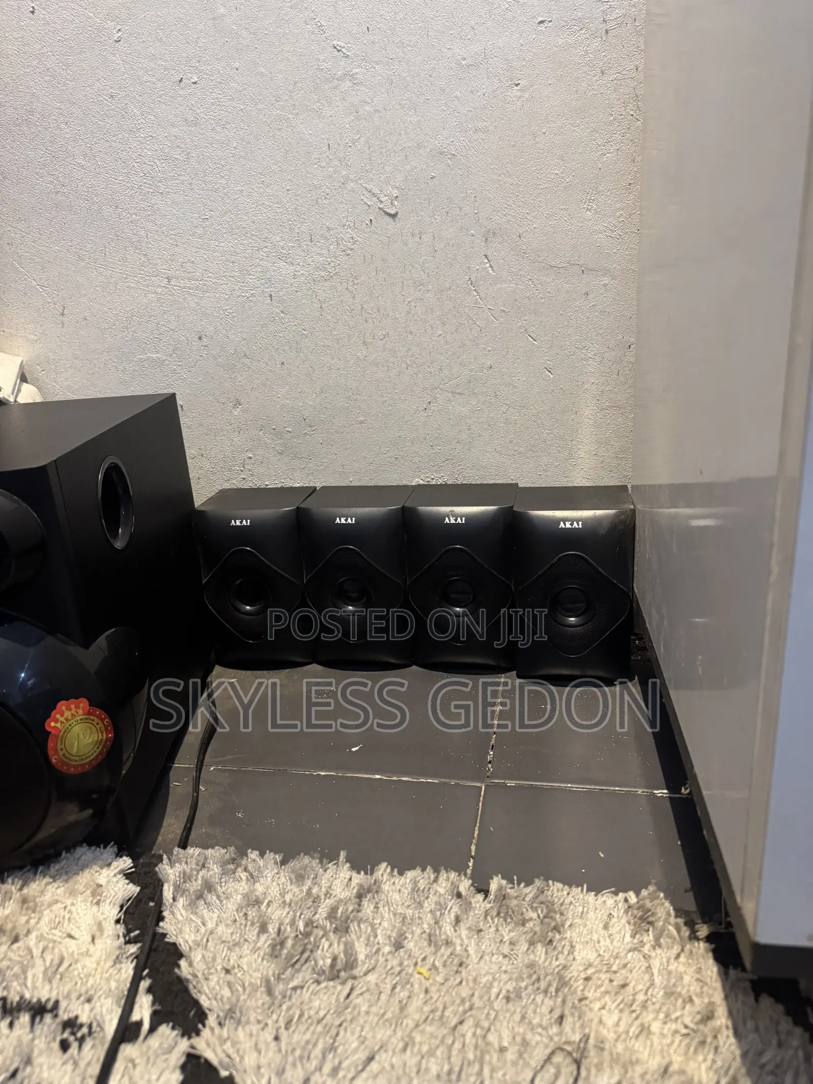 Akai Sound System With 5 Surround System Is in Good Condition
