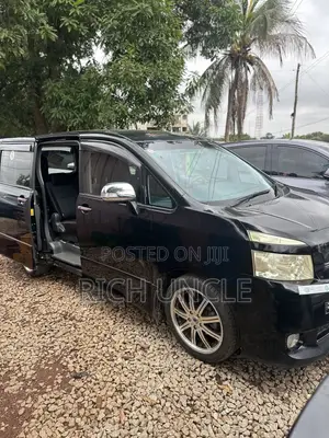 Toyota Voxy 2011 Black