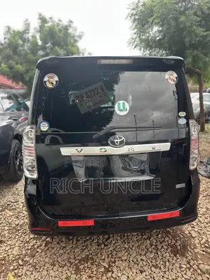 Toyota Voxy 2011 Black