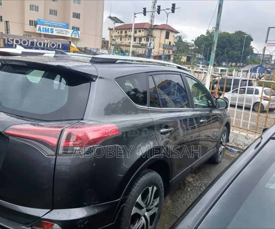 Toyota RAV4 2017 Gray
