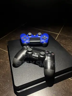PS4 Slim Console