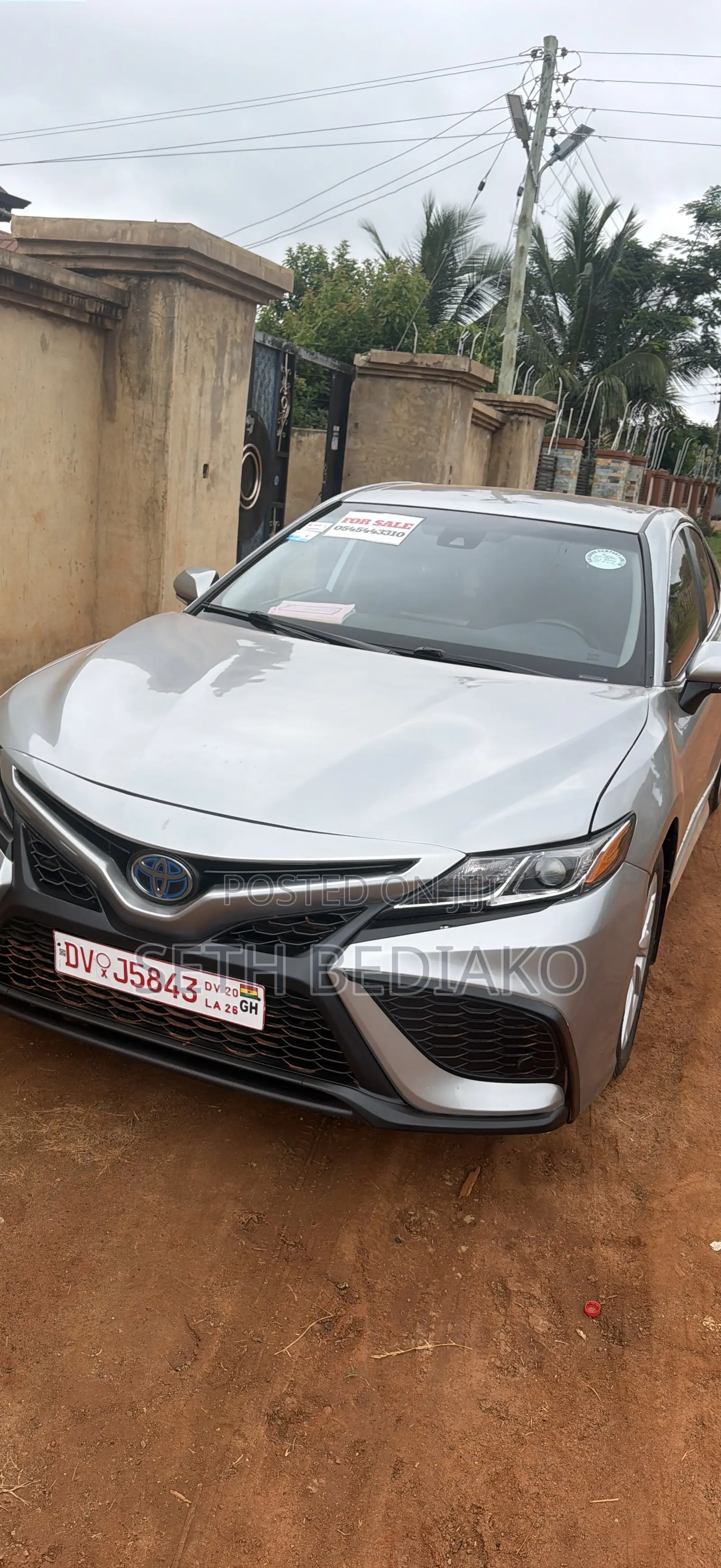 Toyota Camry SE 2021 Gray